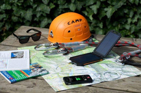 XTORM AM114 Lava solar charger