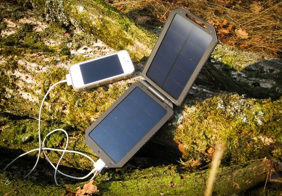 XTORM AM114 Lava solar charger