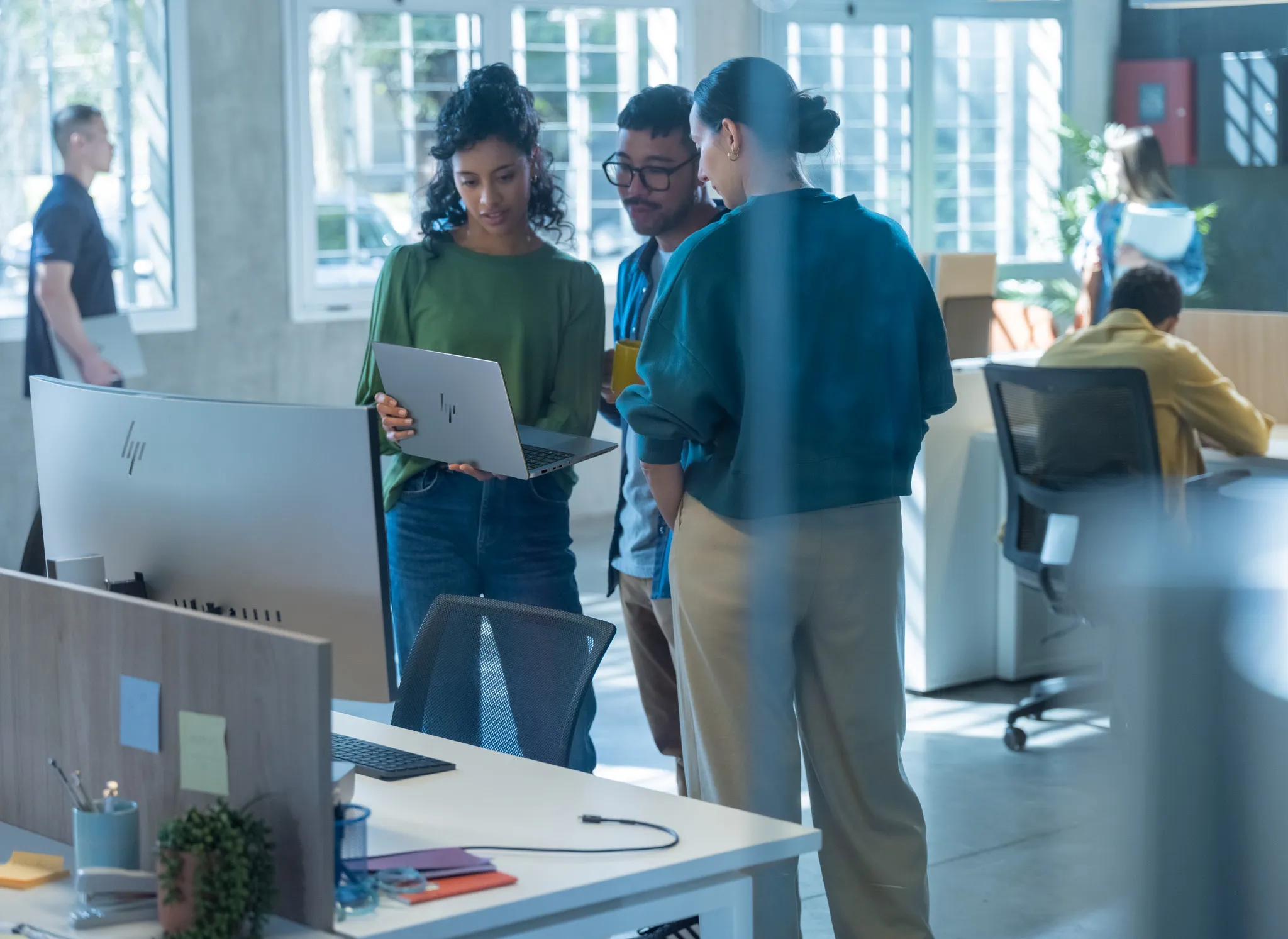 HP ZBook Ultra G1a 14&quot; Ryzen AI Max+ PRO 395, 64 Gt, 2 Tt, Radeon 8060S, Win 11 Pro -kannettava, hopea