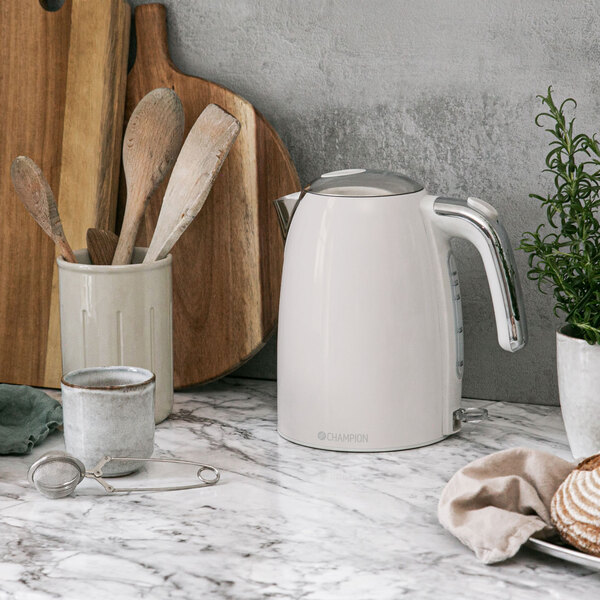 Champion VK610 -vedenkeitin, 1,7 l, 2200 W, Cream White