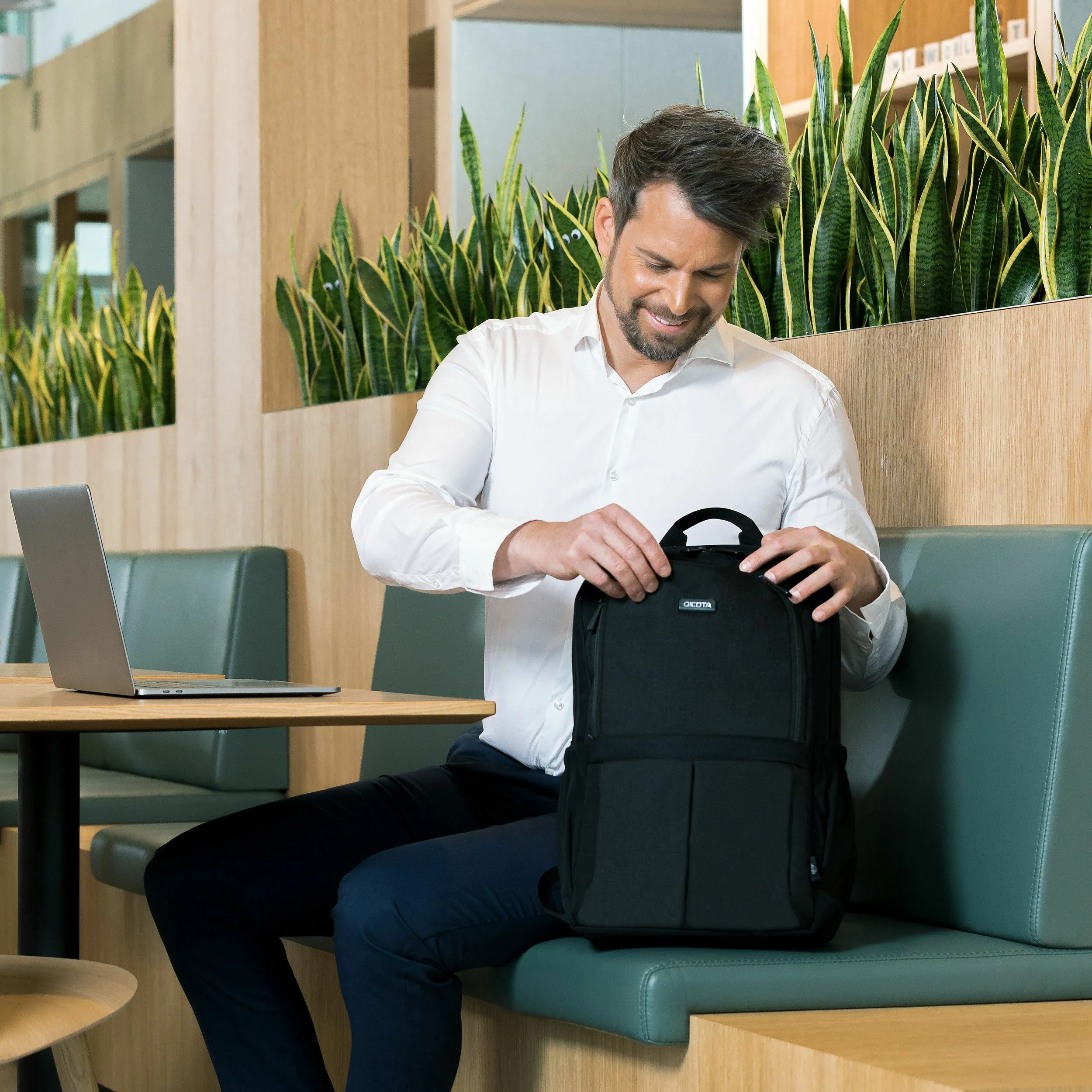 Dicota Eco Scale - notebook backpack, black, 17.3&quot;