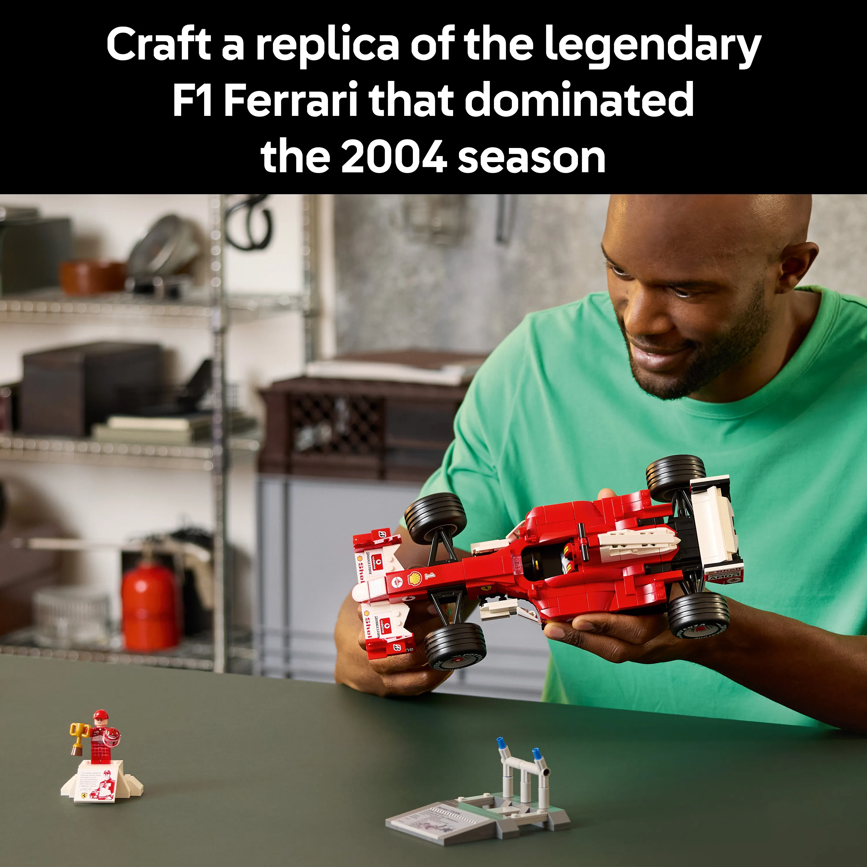 LEGO Icons Ferrari F2004 ja Michael Schumacher 11375