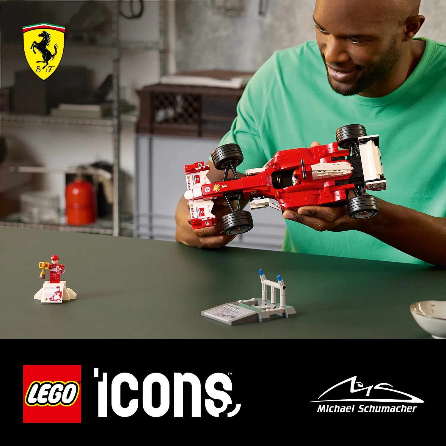 LEGO Icons Ferrari F2004 ja Michael Schumacher 11375