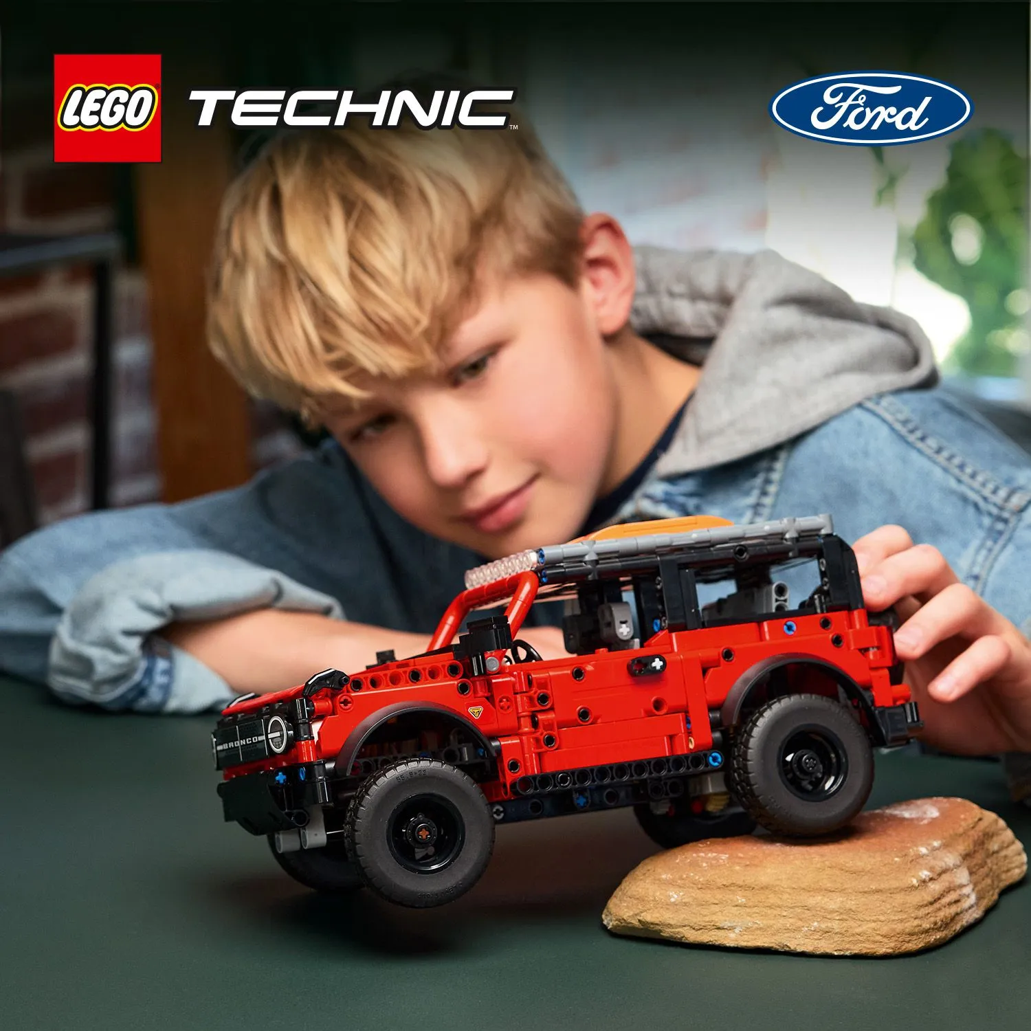 LEGO Technic Ford Bronco terr&auml;ngbil 42213