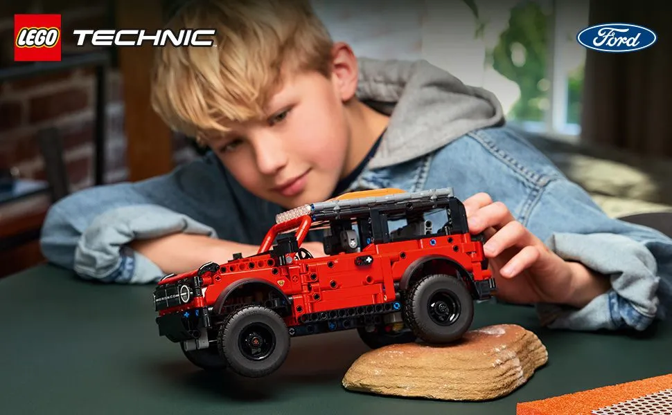 LEGO Technic Ford Bronco terr&auml;ngbil 42213