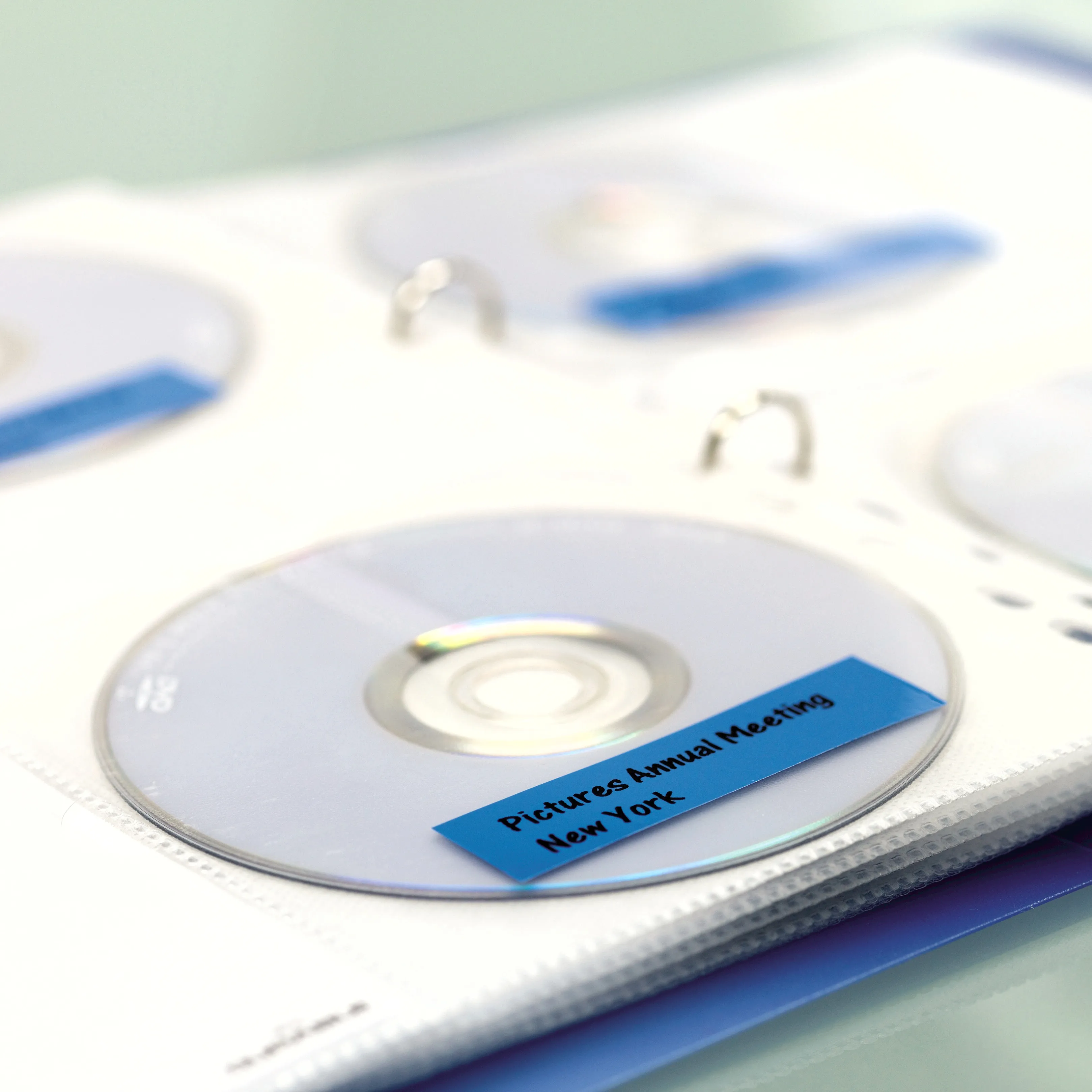 DYMO D1 m&auml;rktejp standard 19mm, svart p&aring; bl&aring;tt, 7m rulle (45806)