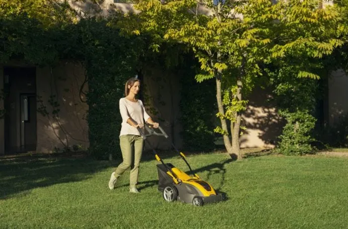 Stiga Combi 340e Kit Cordless Lawnmower 48 V 4 Ah 38 cm 40 l