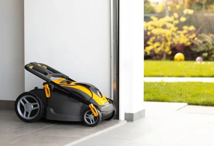 Stiga Combi 340e Kit Cordless Lawnmower 48 V 4 Ah 38 cm 40 l