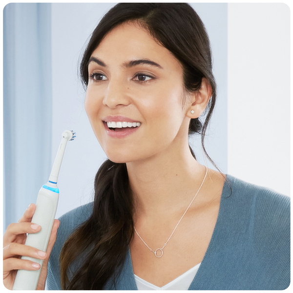 BRAUN S&Auml;HK&Ouml;HAMMASHARJA ORAL-B GENIUS 9000 Hopea. Uusi kevyt ja siro runko. Tehokas lithiumi-akku. 10 500 kierrosta ja 40 000 syk&auml;yst&auml;/min.  Lataava USB-kotelo,