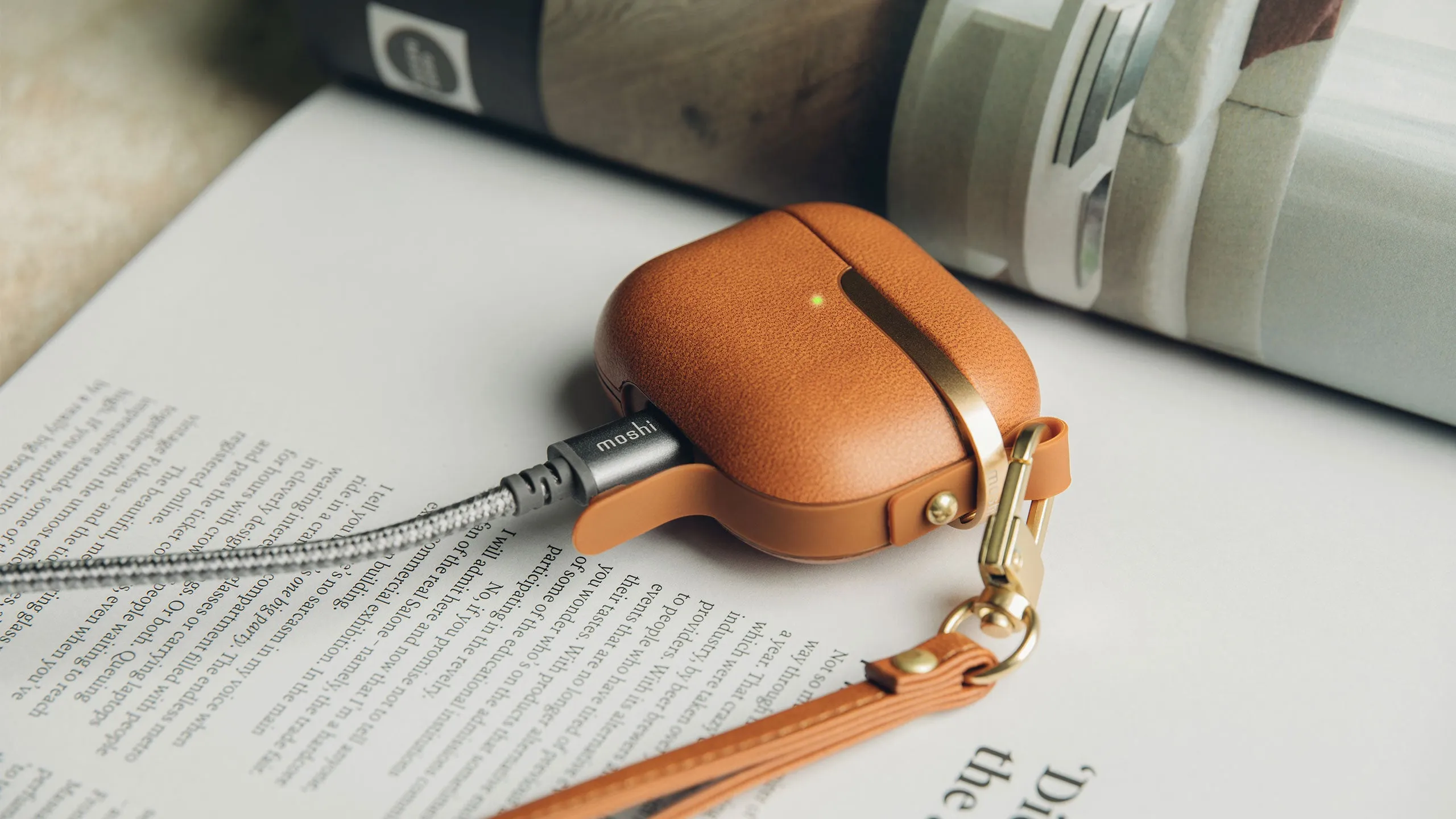 Moshi Pebbo Luxe f&ouml;r AirPods 3 - Brun