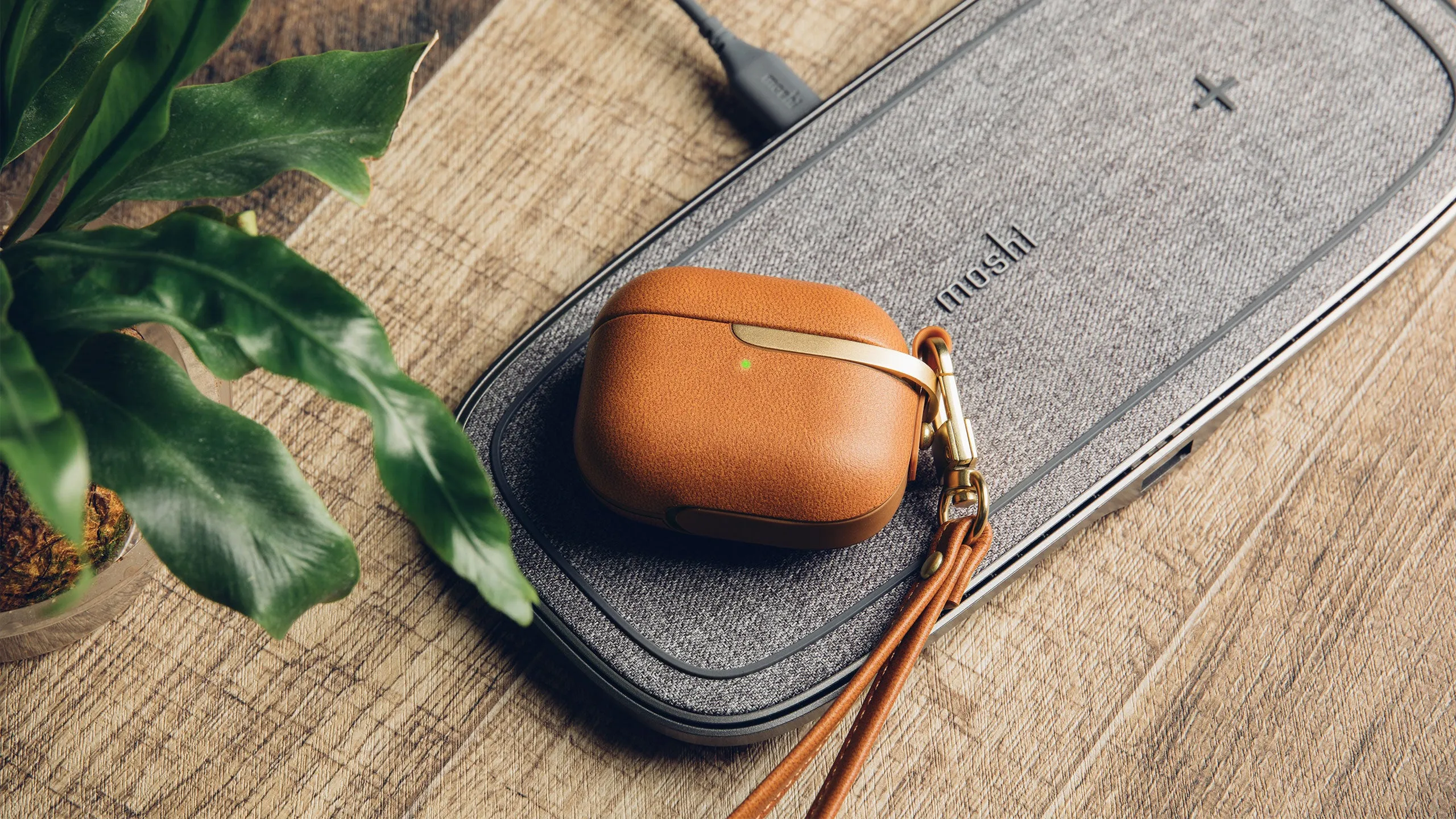 Moshi Pebbo Luxe f&ouml;r AirPods 3 - Brun