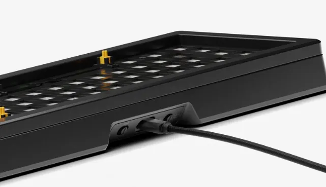 Glorious GMMK 3 PRO 65% Barebone - gaming keyboard, black