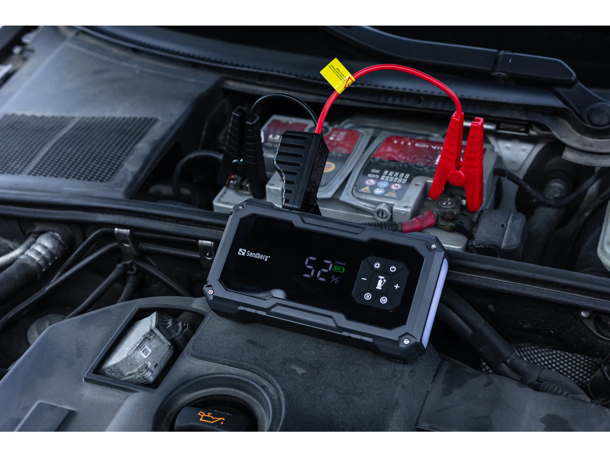 SANDBERG TirePump 10000mAh - auton apuk&auml;ynnistin integroidulla rengaspumpulla