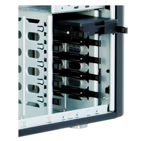 Chieftec Dragon miditower, ilman virtal&auml;hdett&auml;, 4x5,25" ja 6x3,5"