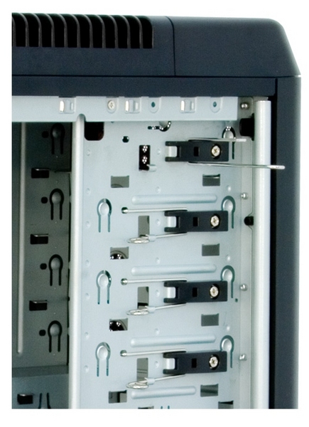 Chieftec Dragon miditower, ilman virtal&auml;hdett&auml;, 4x5,25" ja 6x3,5"