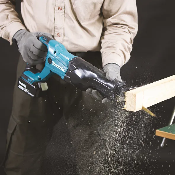 Makita, DJR186Z, 18 V, langaton sahapistooli