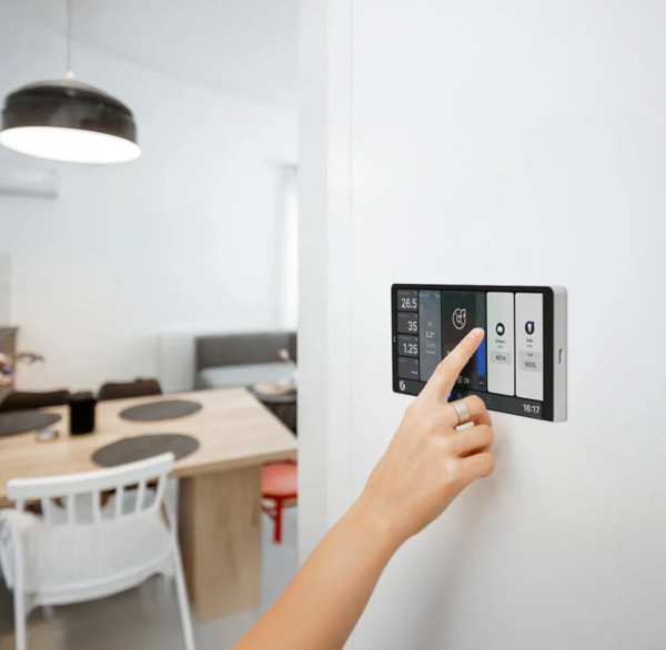 Shelly Wall Display X2 6,95" silver touchscreen + BLU H&amp;T sensor