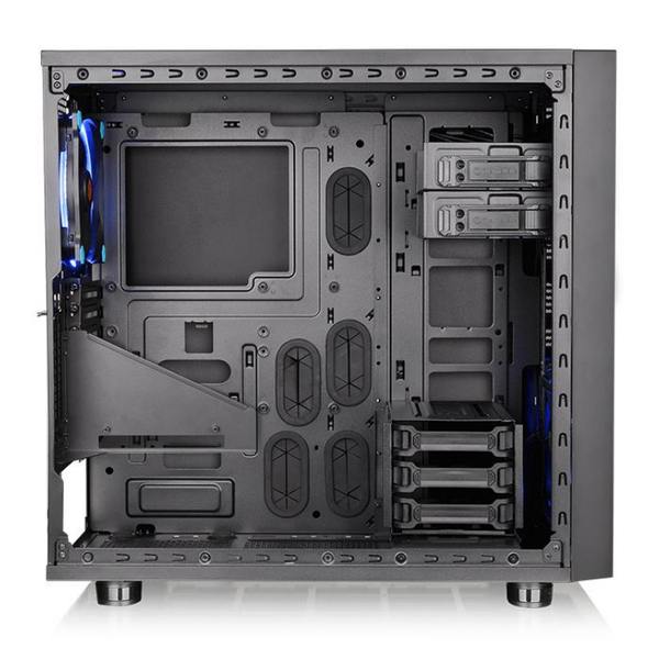Thermaltake Core X31 TG Midi Tower toolless installation