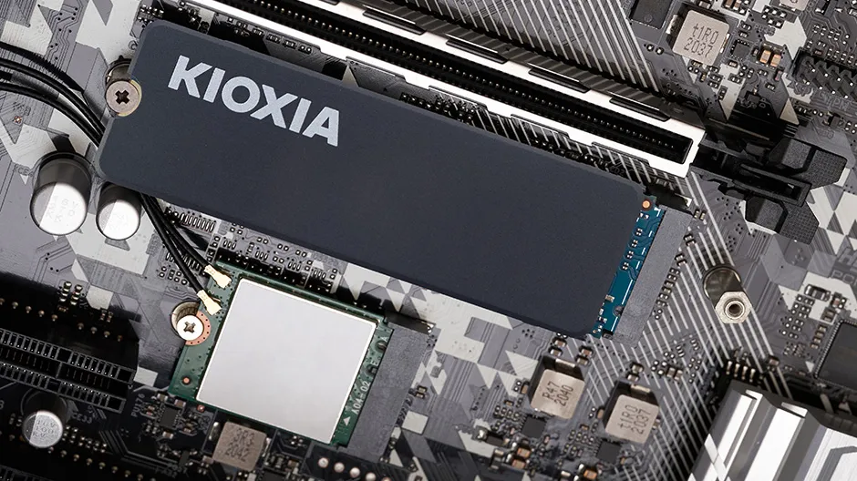 Kioxia Exceria Heatsink NVMe SSD 4TB