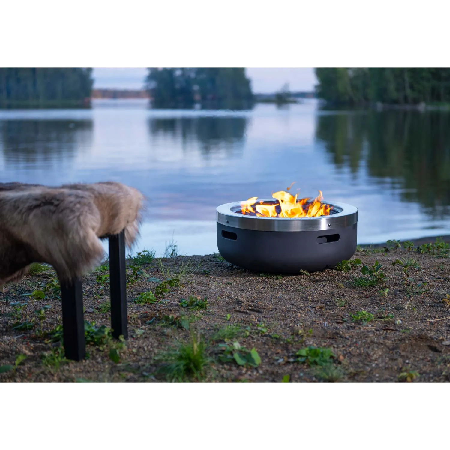Mustang Burbank - outdoor fire pit