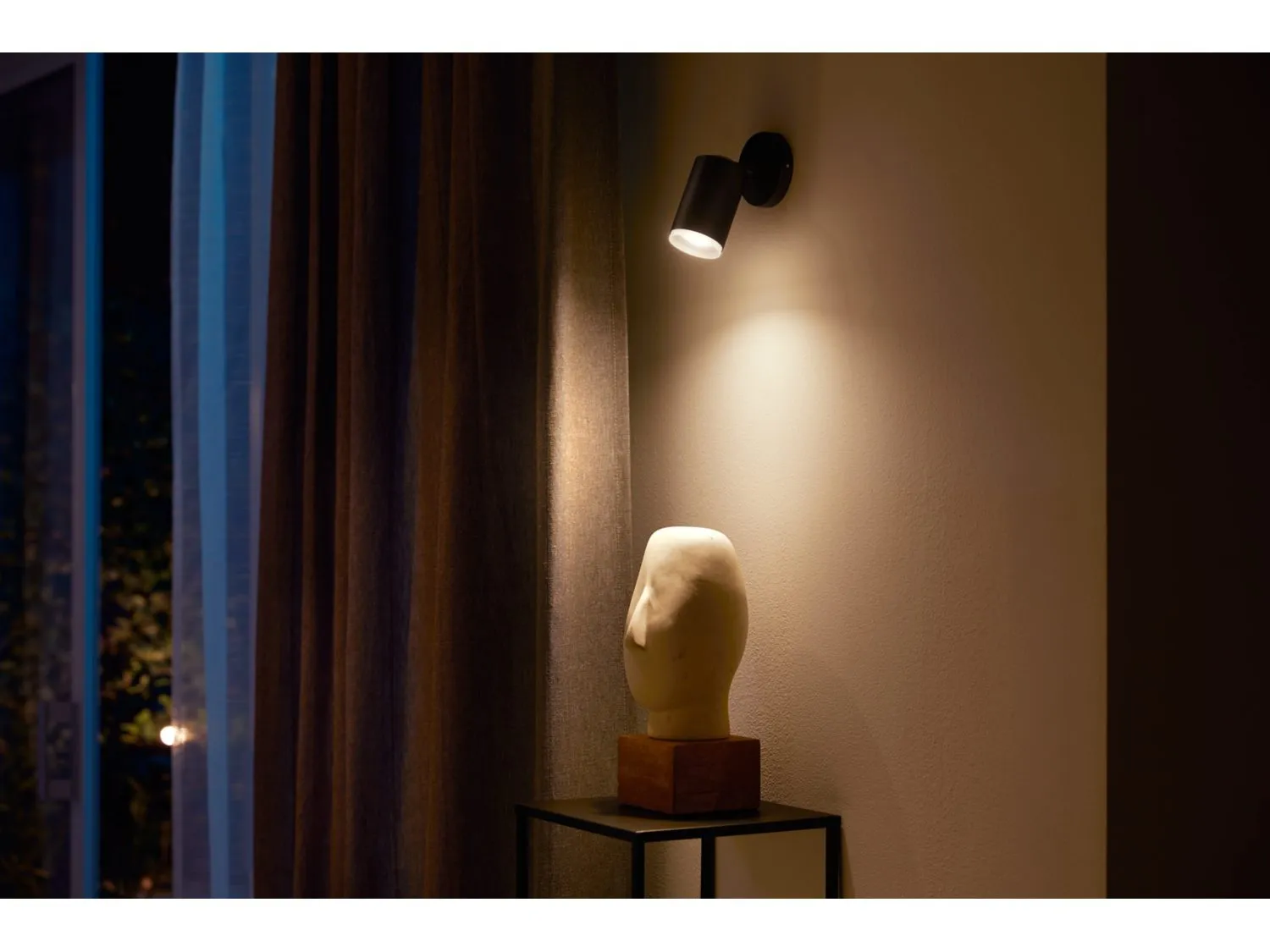 PHILIPS HUE FUGATO SINGLE SPOT BLACK 1X5.7W, 240V