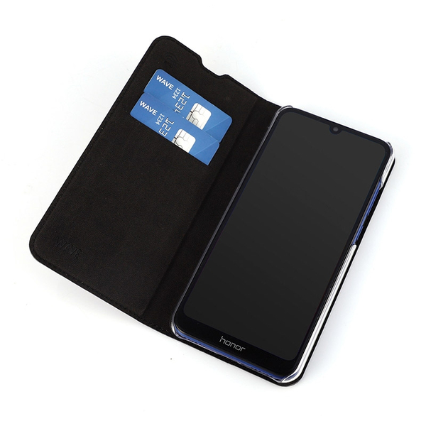 WAVE Book Case musta suojakotelo Honor 8A puhelimelle. Magneettisulkuinen kansi, korttipaikat RFID suojauksella ja l&auml;pin&auml;kyv&auml; muovikelkka (PC). Pintamateriaali