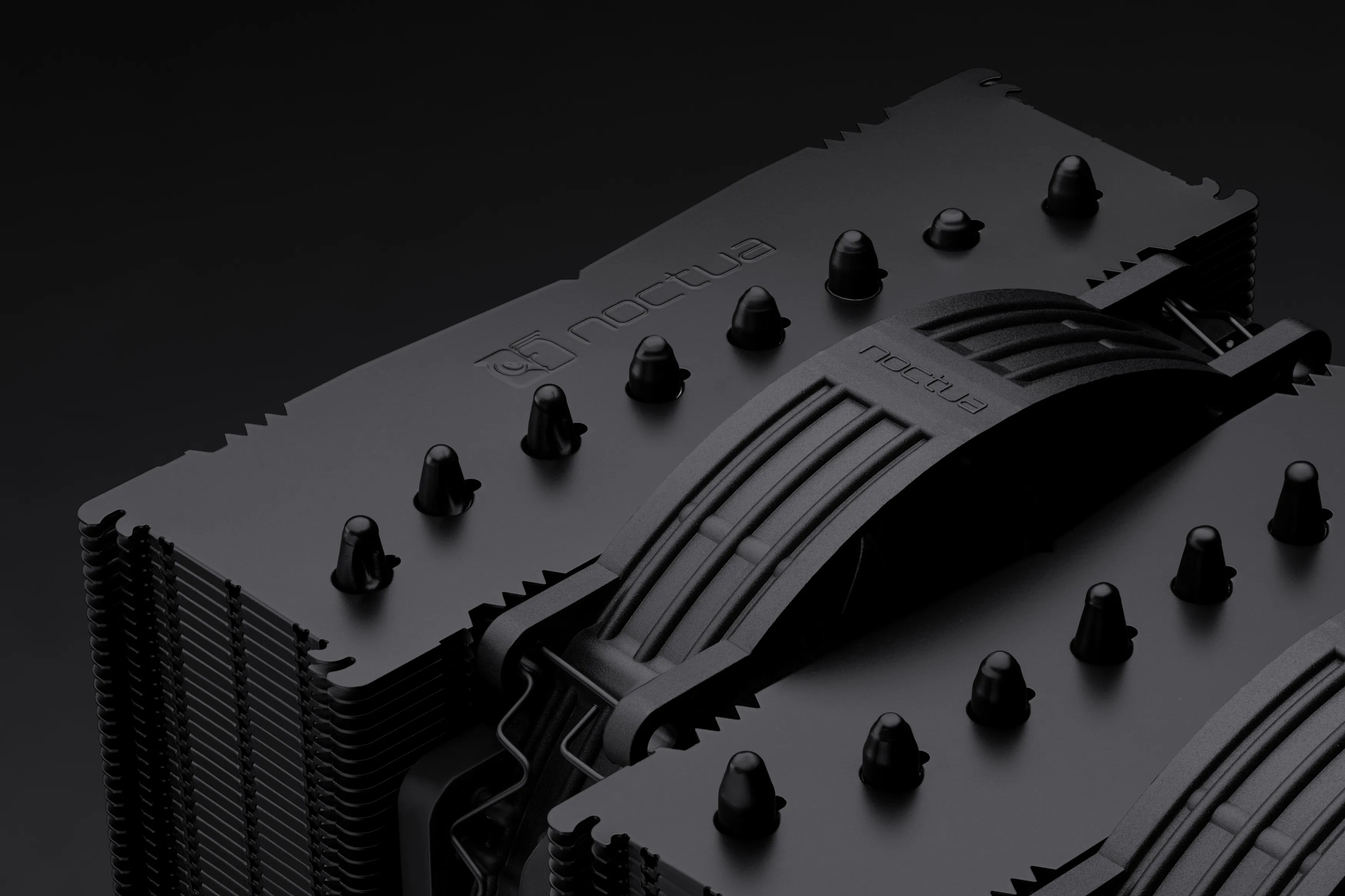 Noctua NF-A14x25r G2 PWM chromax.black Chassifl&auml;kt 140 mm Svart