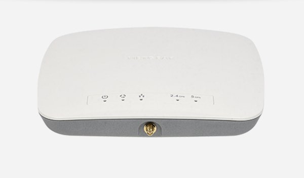 NETGEAR WB7500 Wireless Controller Bundle - Langattoman verkon hallintalaite - GigE, PPP - AC 100/230 V - 1U - sek&auml; 5 x NETGEAR ProSafe Business 3 x 3 Dual Band