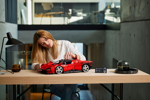 Lego Technic Ferrari Daytona SP3 42143