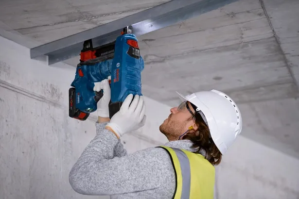 Bosch GNB 18V-38 - concrete nailer