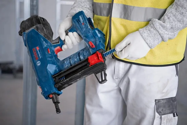 Bosch GNB 18V-38 - concrete nailer