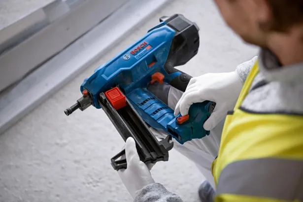 Bosch GNB 18V-38 - concrete nailer