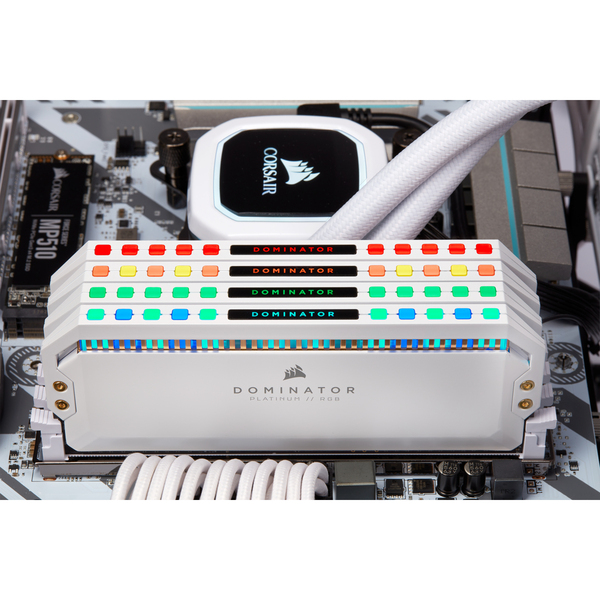 Corsair 32 GB (2 x 16 GB) Dominator Platinum RGB, DDR4 3200 MHz - memory, white Corsair 32 GB (2 x 16 GB) Dominator Platinum RGB, DDR4 3200 MHz - memory, white