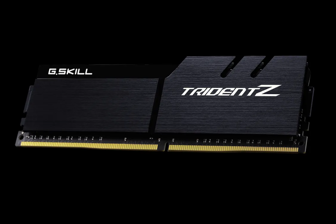 G.Skill Trident Z 32 Gt (4 x 8 Gt) DDR4 3600 MHz, CL16 -muisti, Musta