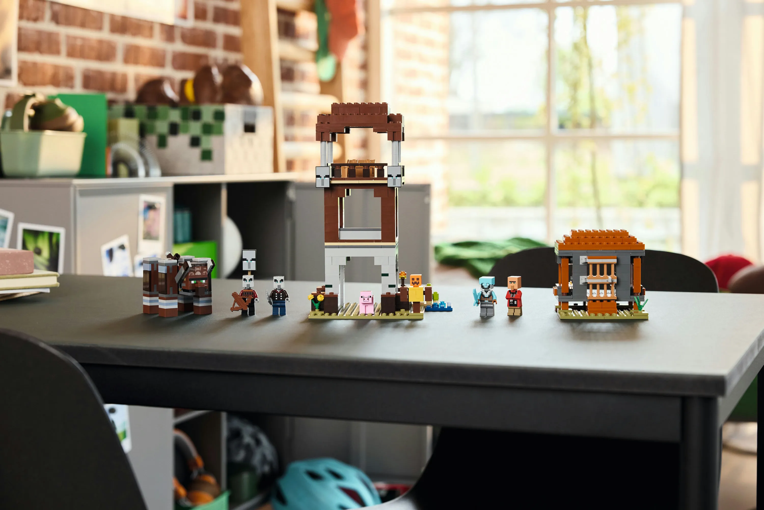 LEGO Minecraft Ravager F&ouml;rsvarsutpost och Purifier Savannmonster 21278