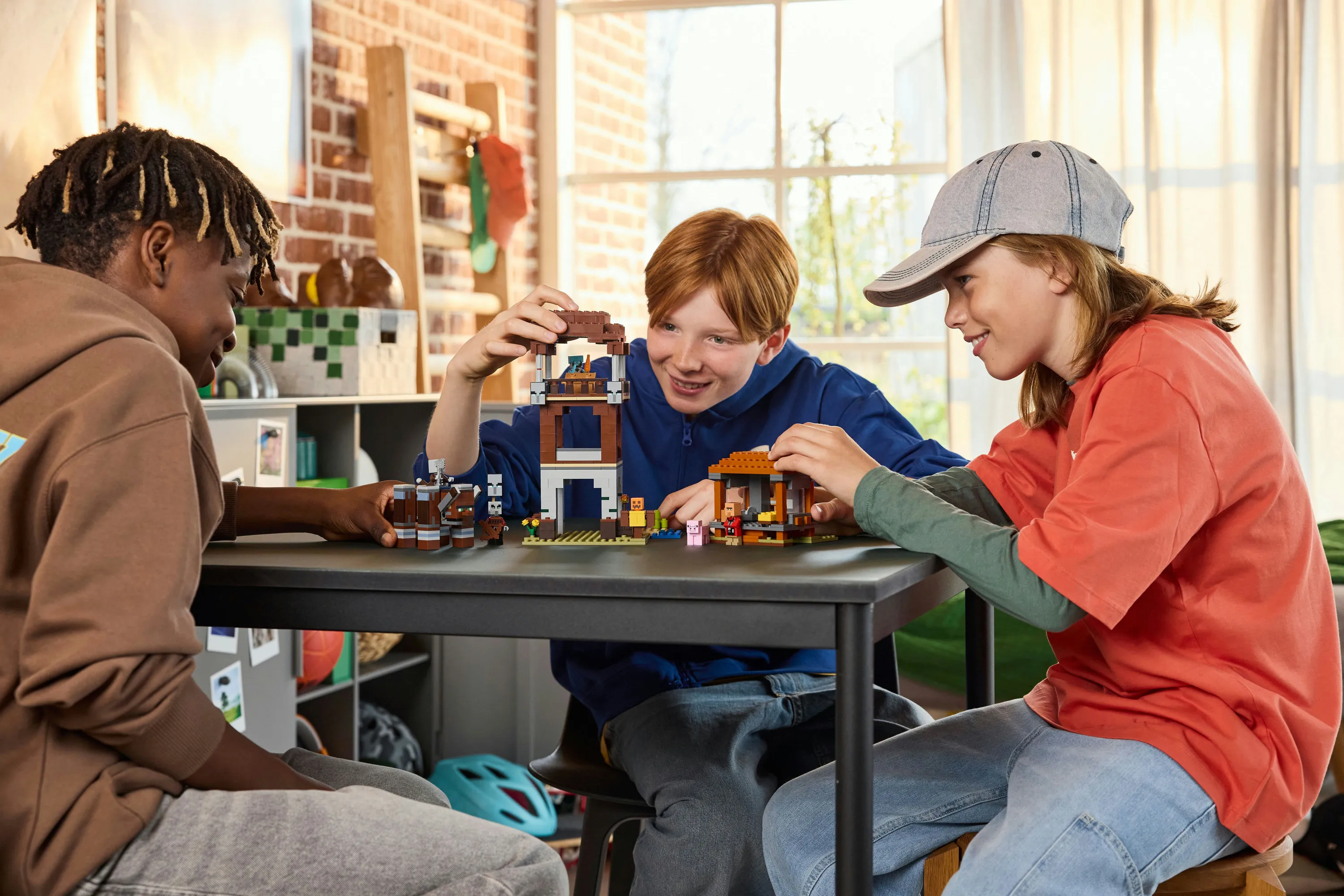 LEGO Minecraft Ravager F&ouml;rsvarsutpost och Purifier Savannmonster 21278