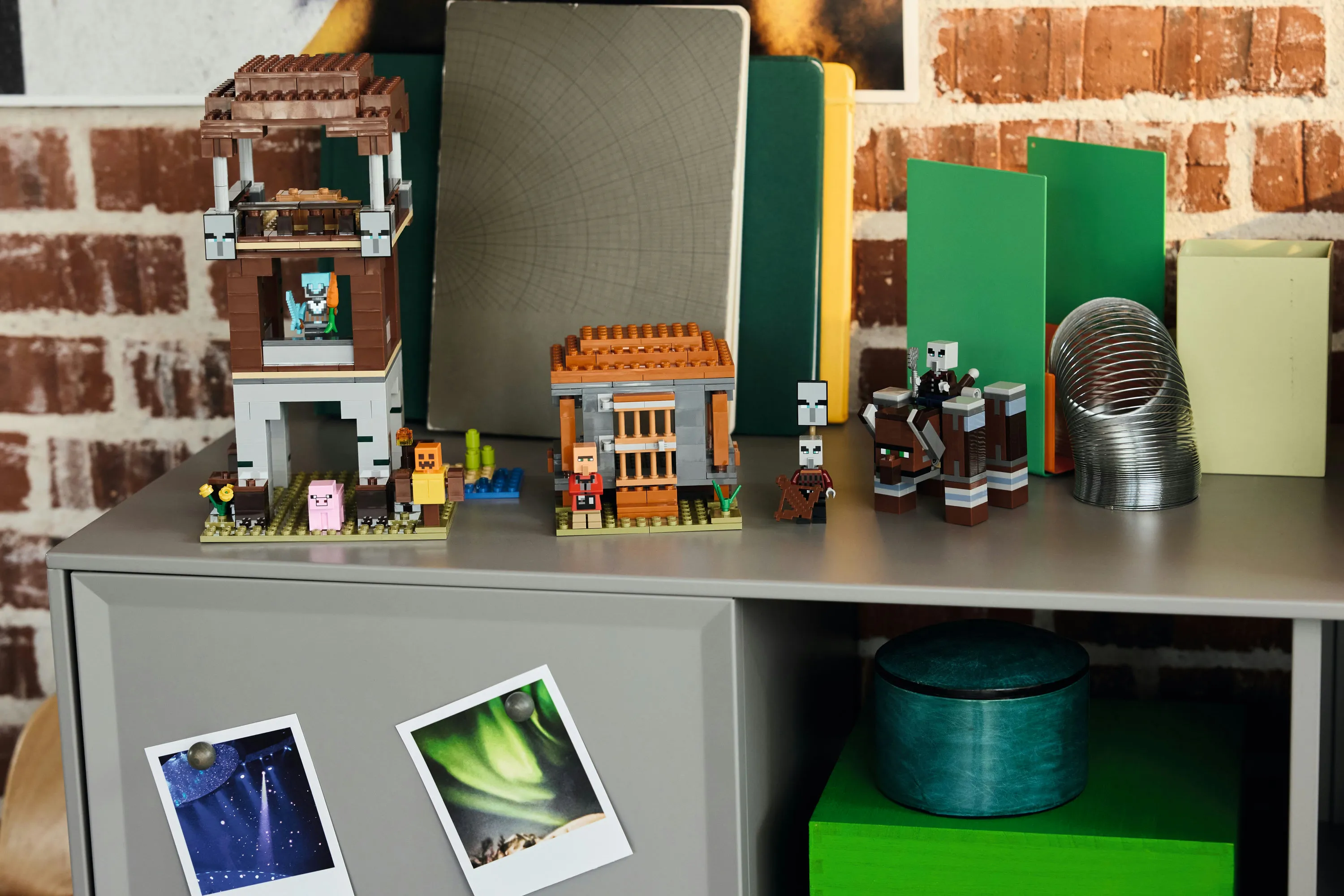 LEGO Minecraft Ravager F&ouml;rsvarsutpost och Purifier Savannmonster 21278