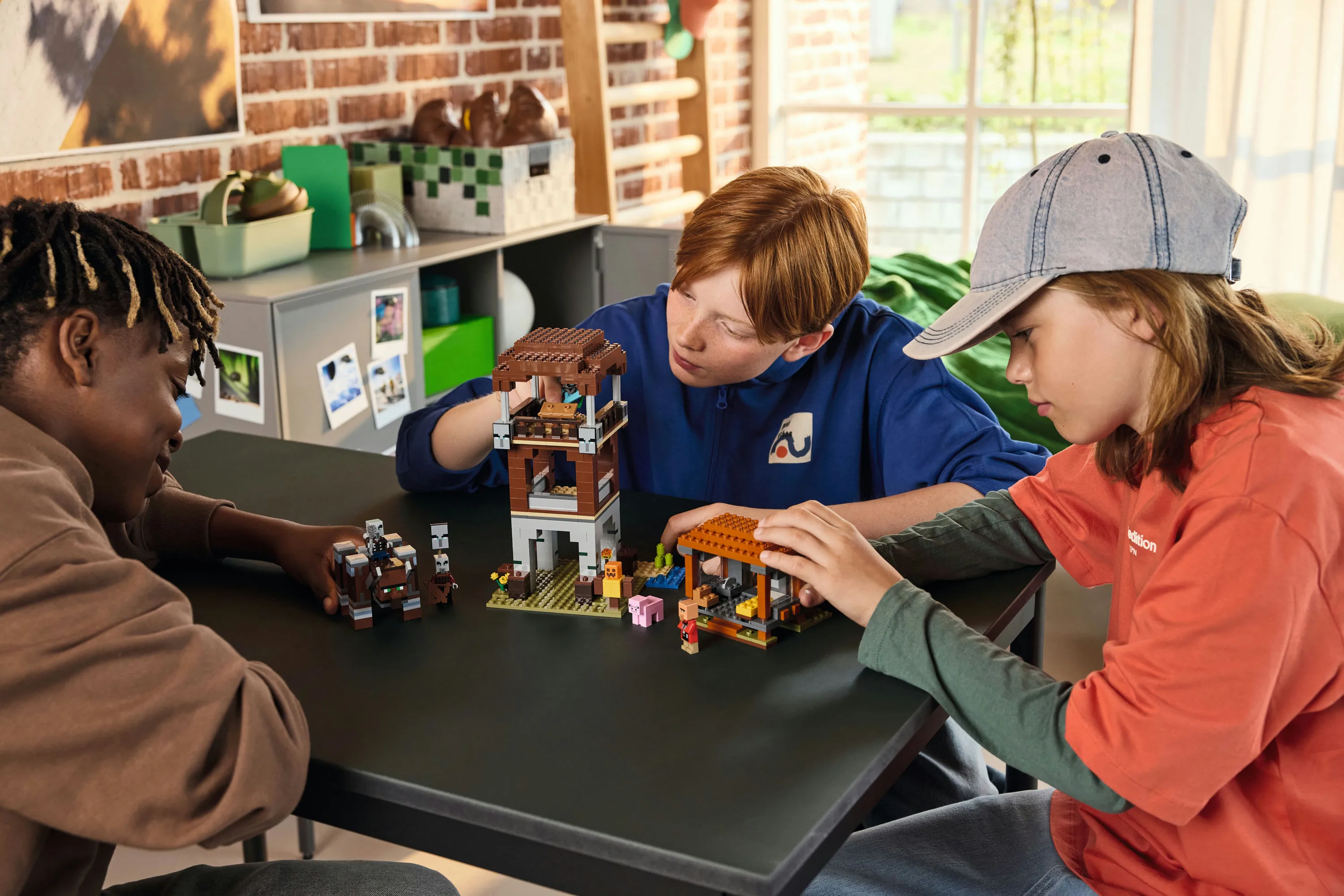 LEGO Minecraft Ravager Försvarsutpost och Purifier Savannmonster 21278