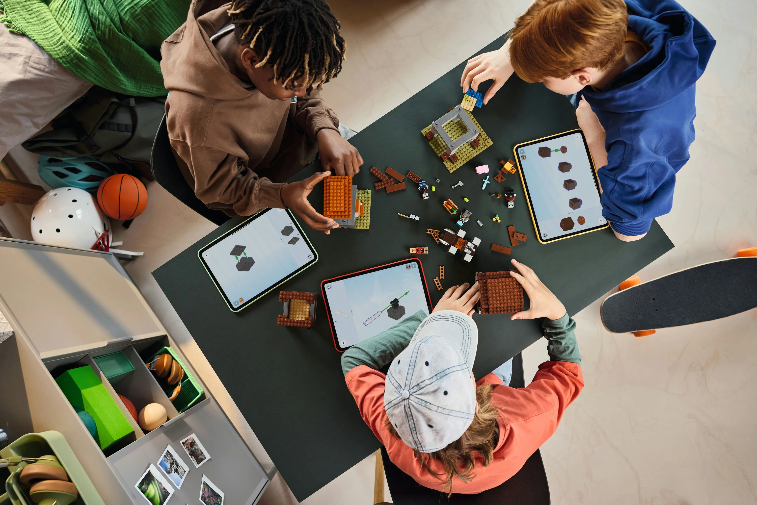 LEGO Minecraft Ravager F&ouml;rsvarsutpost och Purifier Savannmonster 21278