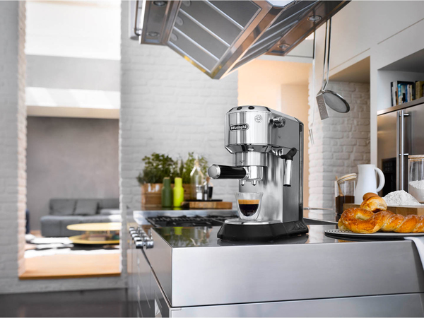 DeLonghi Dedica EC680M espressokeitin