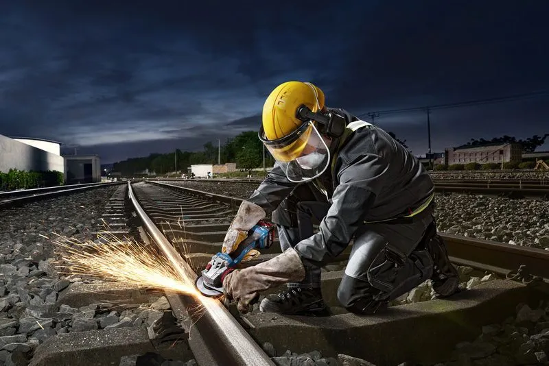 Bosch GWS 18V-11 Professional Cordless Angle Grinder 125 mm (Solo)
