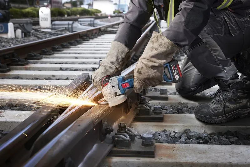 Bosch GWS 18V-11 Professional Cordless Angle Grinder 125 mm (Solo)