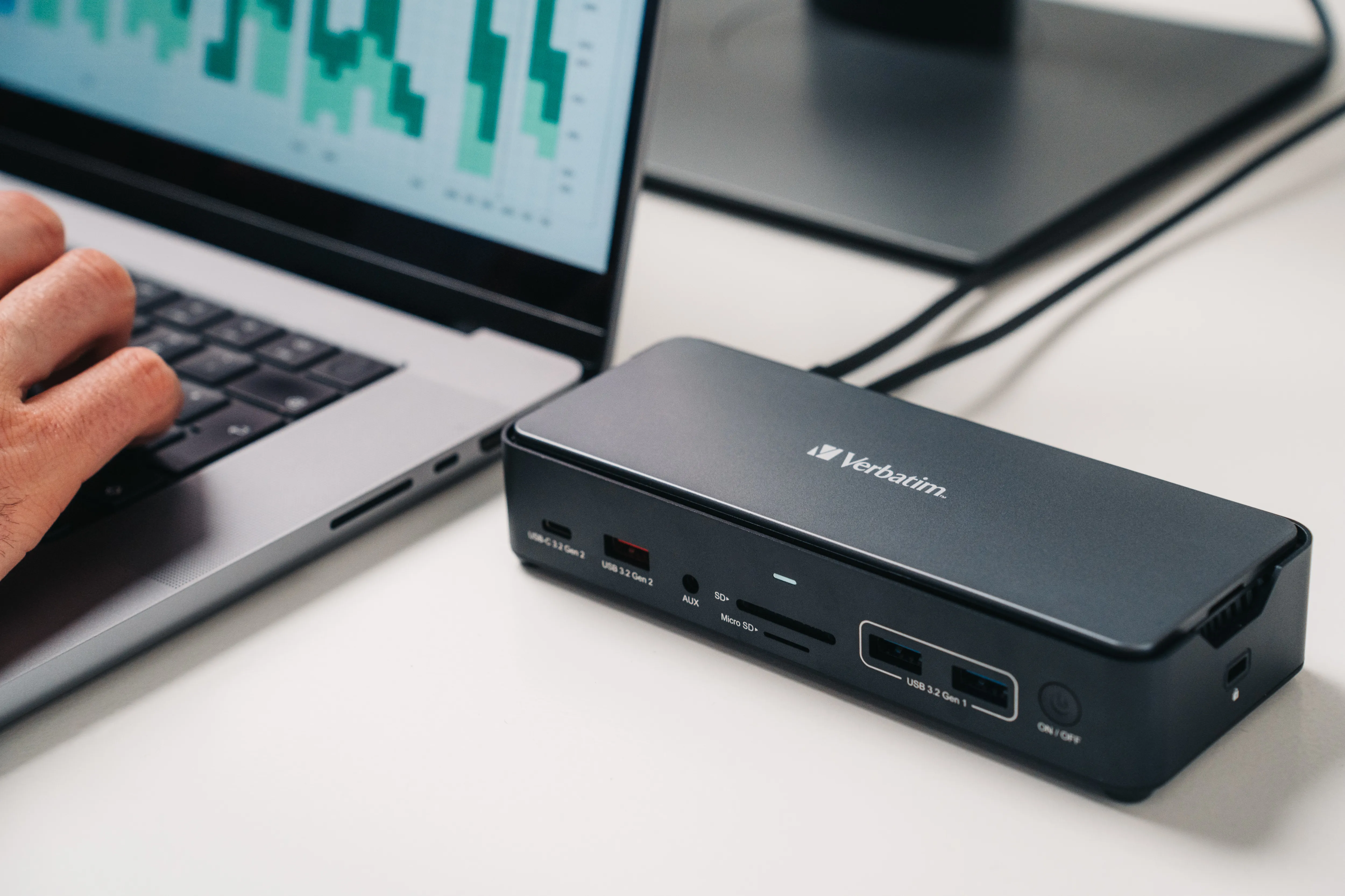 USB-C Pro Docking Station 15 Port w/SSD Included CDS-15SSD