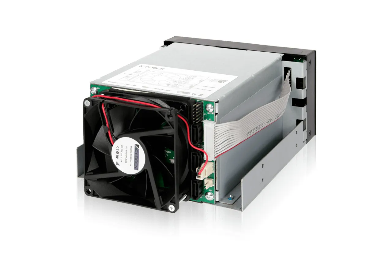 ICY DOCK 3x 2.5"/3.5" SATA in 2x 5.25" bay backplane cage 80mm fan met