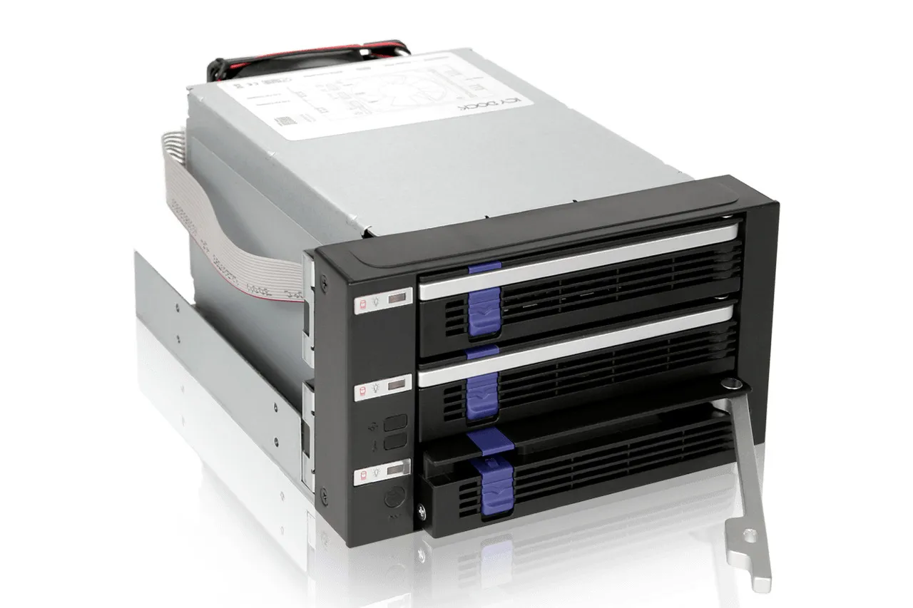 ICY DOCK 3x 2.5"/3.5" SATA in 2x 5.25" bay backplane cage 80mm fan met