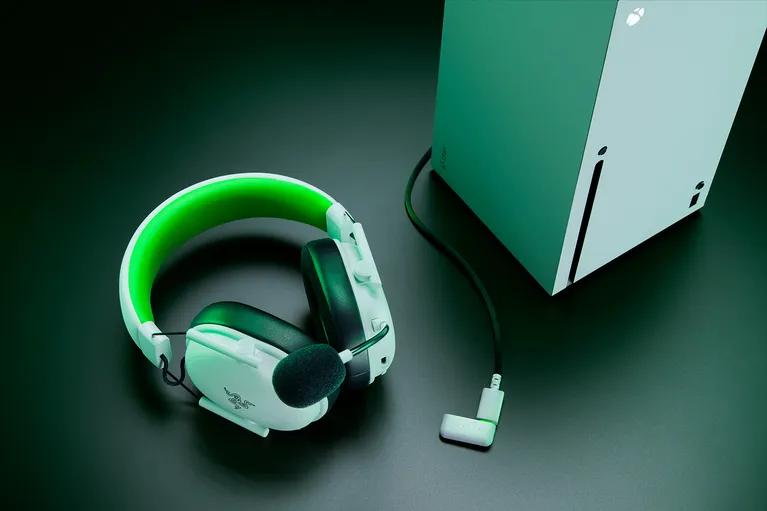 Razer BlackShark V3 X Hyperspeed for Xbox Wireless Gaming Headset, White