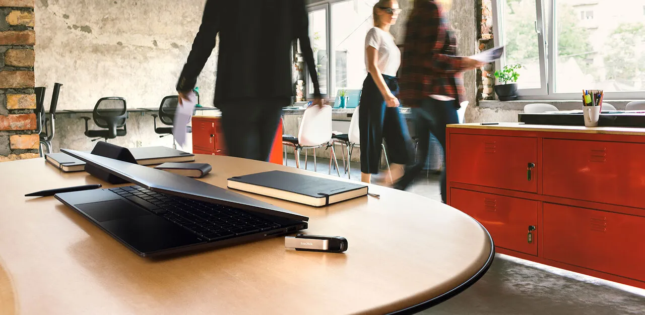 SanDisk Extreme Go USB 3.2 Gen 1 256 GB USB-minne, rostfritt st&aring;l