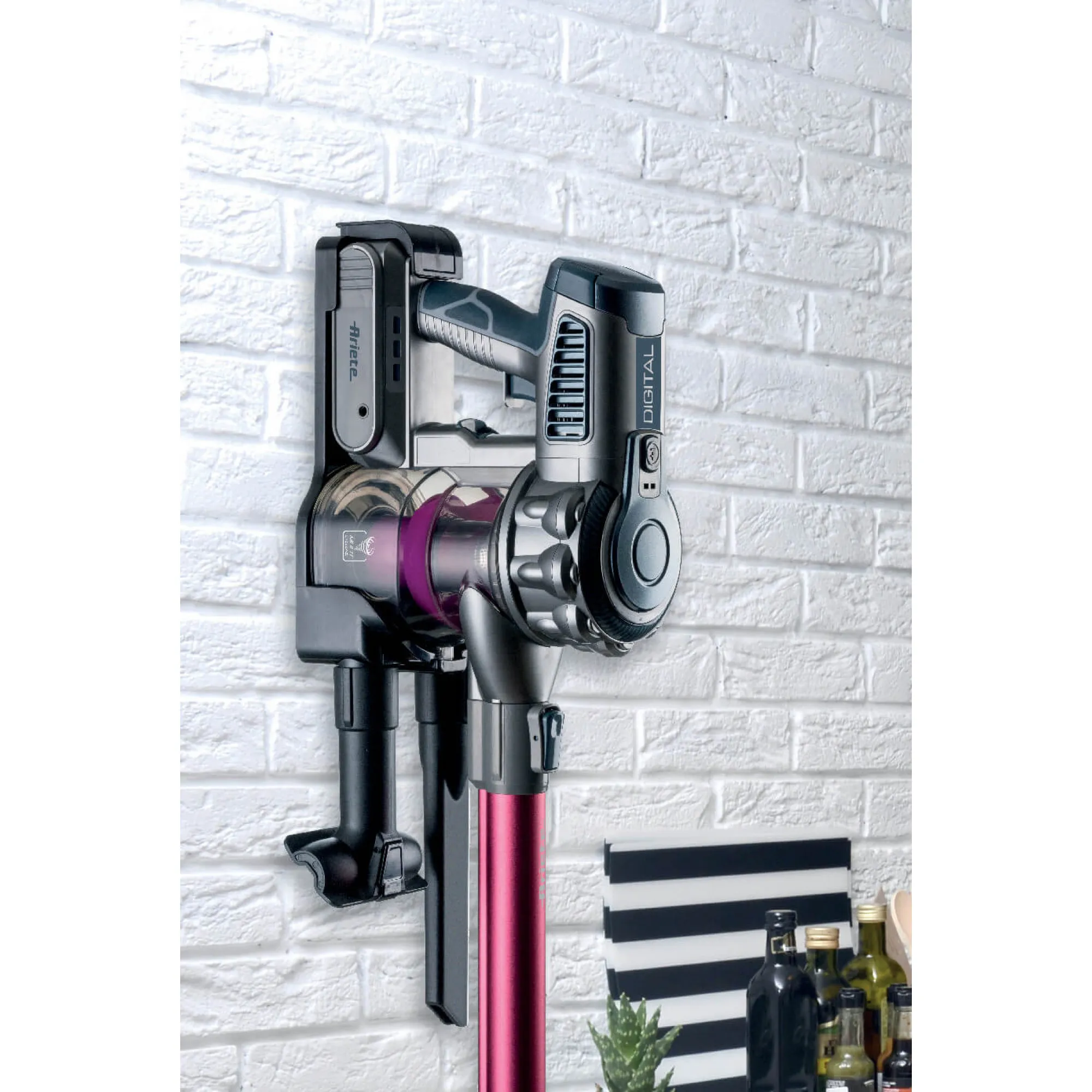 Ariete - stick vacuum cleaner, Violet, brushless