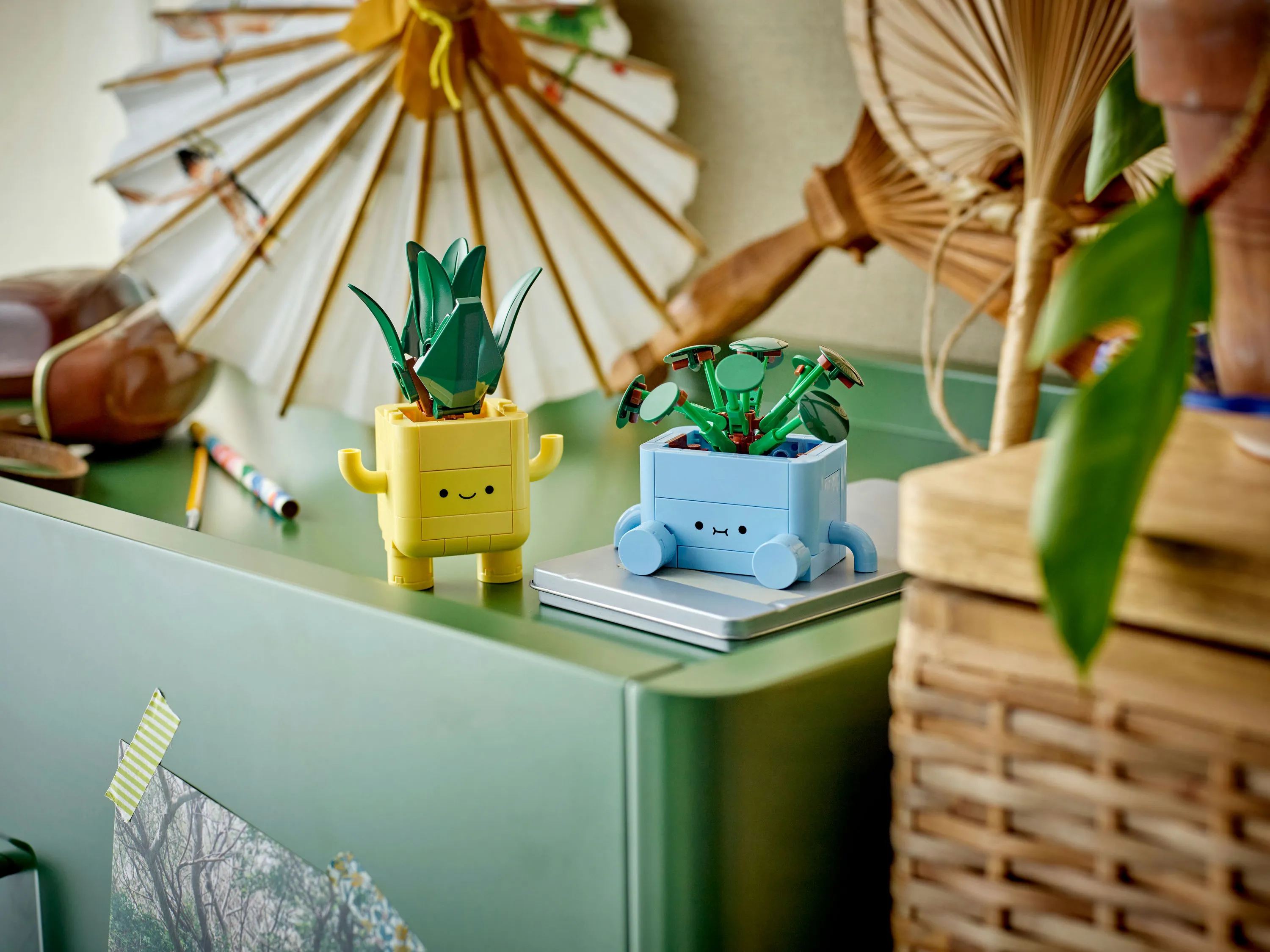 LEGO Botanicals Iloiset kasvit 10349