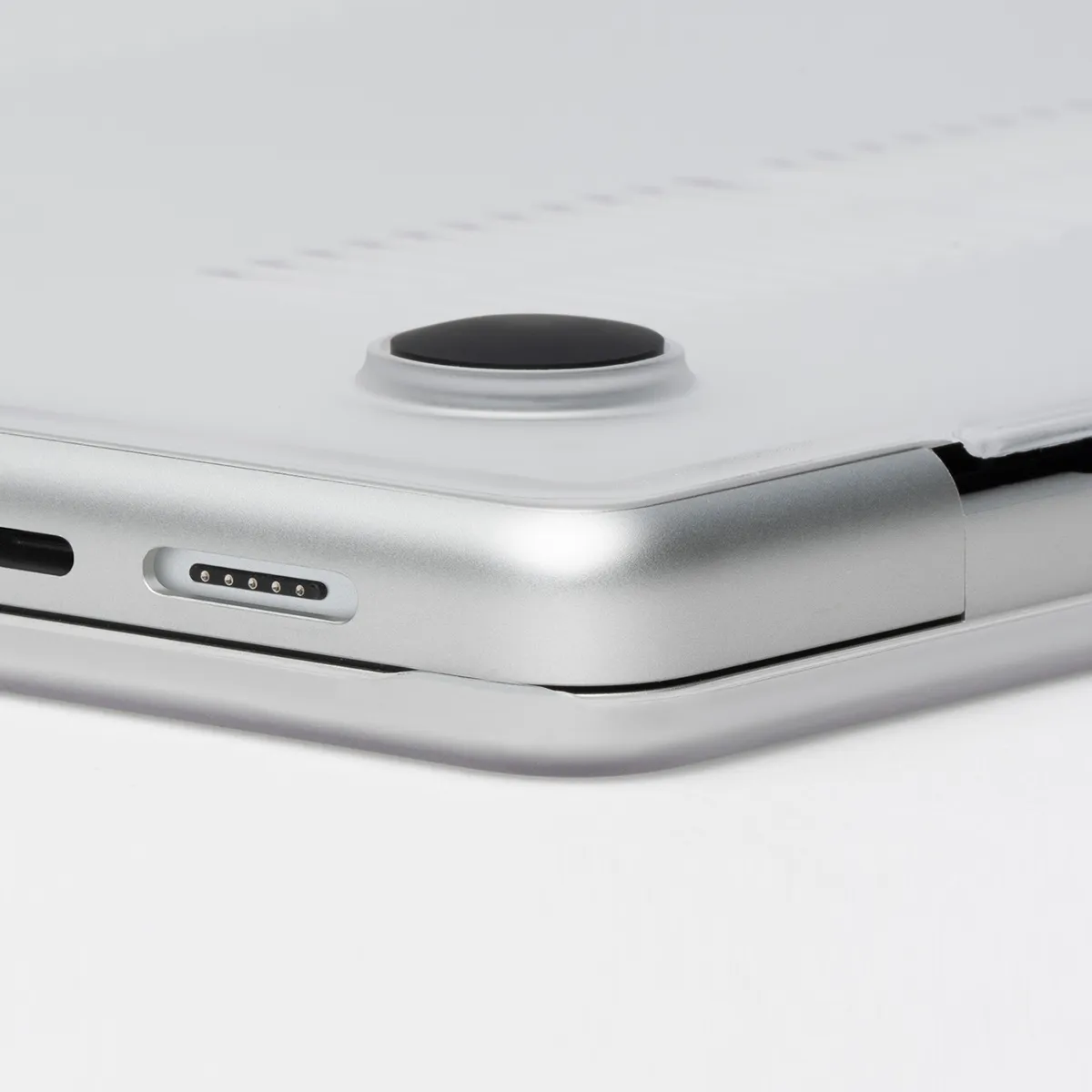 Zagg Hardshell MacBook Pro 13&quot;M2/M1/'20 Clear - laptop case